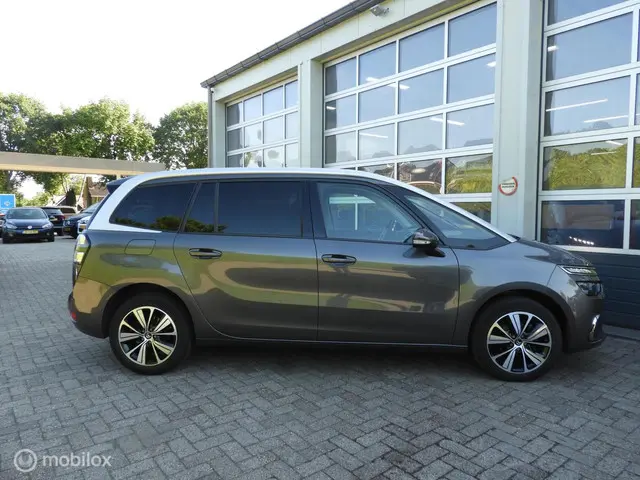 Citroën C4 Grand 1.2 PureTech 7 persoons 2018 Benzine 8