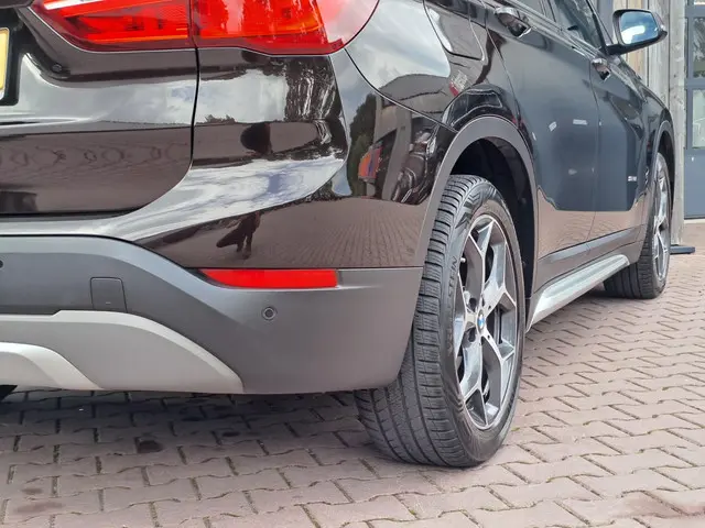 BMW X1 sDrive18i High Executive 2017 Benzine 36