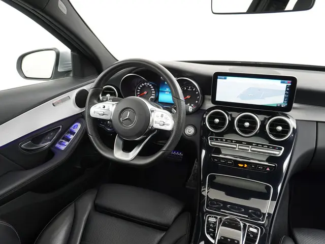 Mercedes-Benz C-Klasse 180 AMG line 2019 Benzine 18