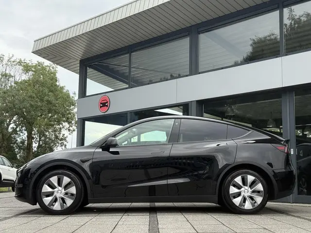 Tesla Model Y Long Range AWD Dual 2024 Elektrisch 3