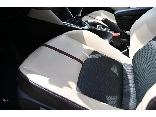 Mazda 2 Skyactiv-G 90 5MT Skylease GT 2016 Benzine 12