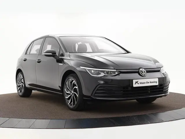 Volkswagen Golf 1.5 TSI 130pk Life 2020 Benzine 19