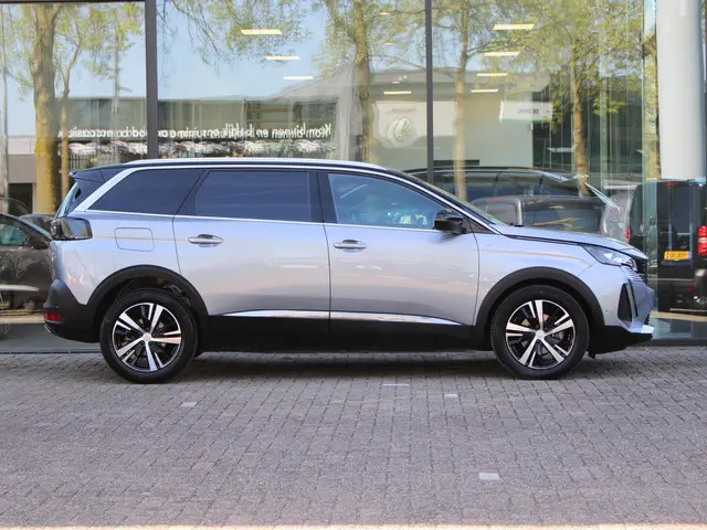 Peugeot 5008 1.2 Hybrid GT 2024 Benzine 7