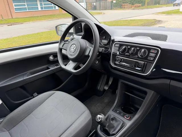 Volkswagen up! 1.0 move up! BlueMotion 2015 Benzine 11