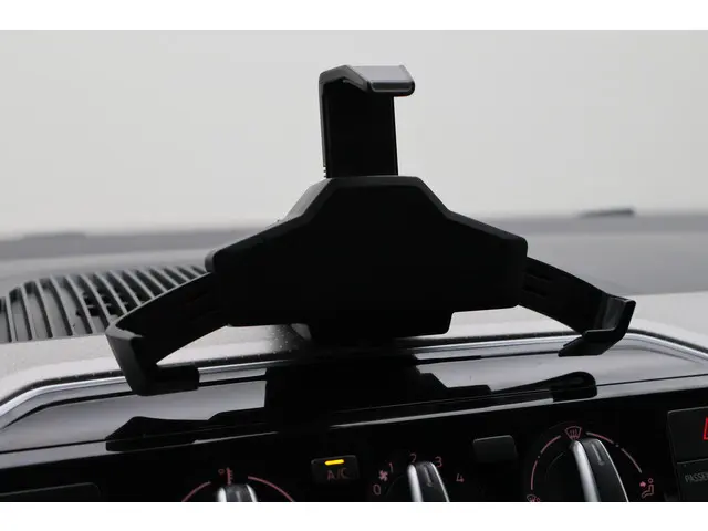 Volkswagen up! 1.0 BMT high up! 2018 Benzine 28