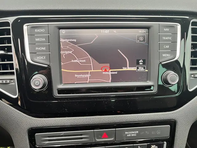 Volkswagen Golf Sportsvan 1.4 TSI Highline 2017 Benzine 14