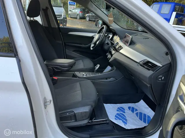 BMW X1 sDrive18i High Executive 2019 Benzine 5