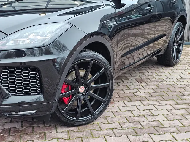 Jaguar E-PACE 2.0 P300 AWD R-Dynamic HSE 2018 Benzine 4