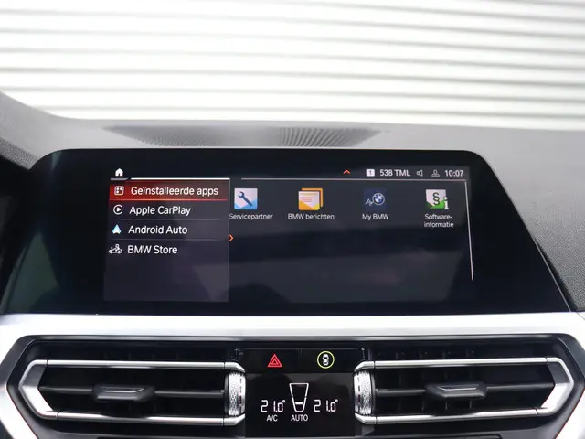 BMW 3 Serie Touring 320i 2021 Benzine 31