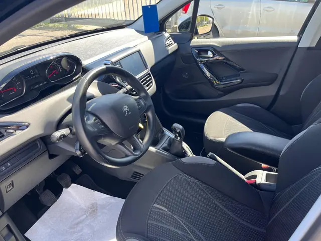 Peugeot 208 1.2 VTi Active 2012 Benzine 8