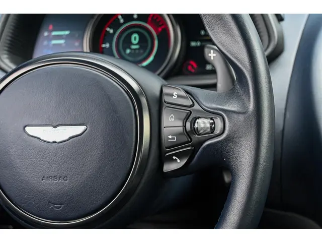 Aston Martin DB11 5.2 V12 2016 Benzine 38