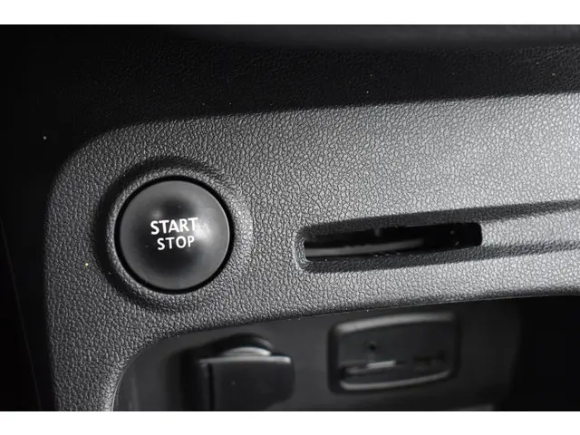 Renault Captur TCe 150 EDC Intens 2018 Benzine 28