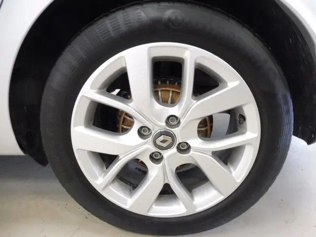 Renault Clio Estate 0.9 TCe Limited 2020 Benzine 15