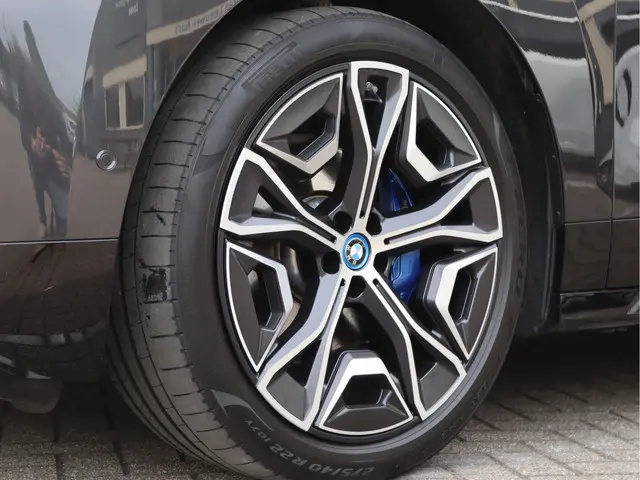 BMW iX xDrive40 High Executive 77 kWh 2021 Elektrisch 10
