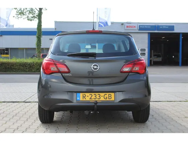 Opel Corsa 1.2 | 5 Deurs | Airco | Trekhaak | APK | 2017 Benzine 5