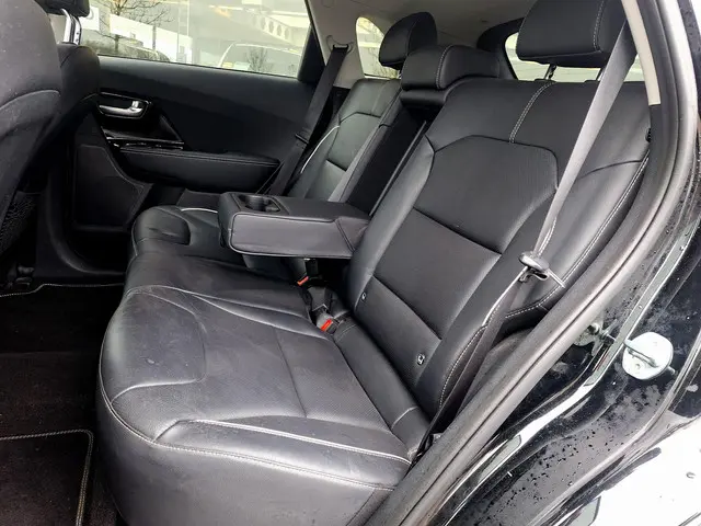 Kia e-Niro ExecutiveLine 64 kWh 2020 Elektrisch 11