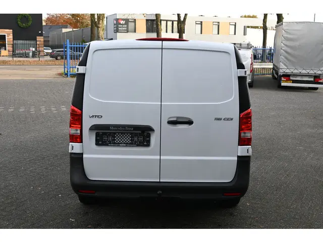 Mercedes-Benz Vito 116 CDI L2 Pro 2024 Diesel 11