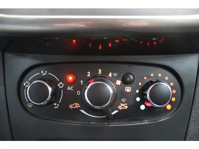 Dacia Logan MCV 0.9 TCe Prestige 2014 Benzine 10