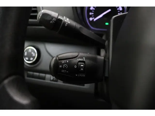 Peugeot Expert 2.0 HDI 150 DC Premium 2019 Diesel 23