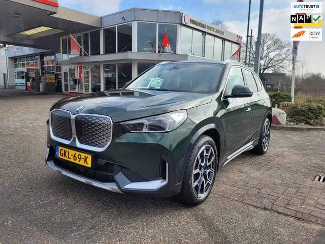 BMW iX1