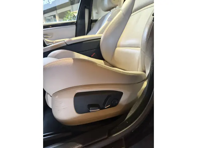 BMW 5 Serie Touring 528i High Executive 2016 Benzine 18