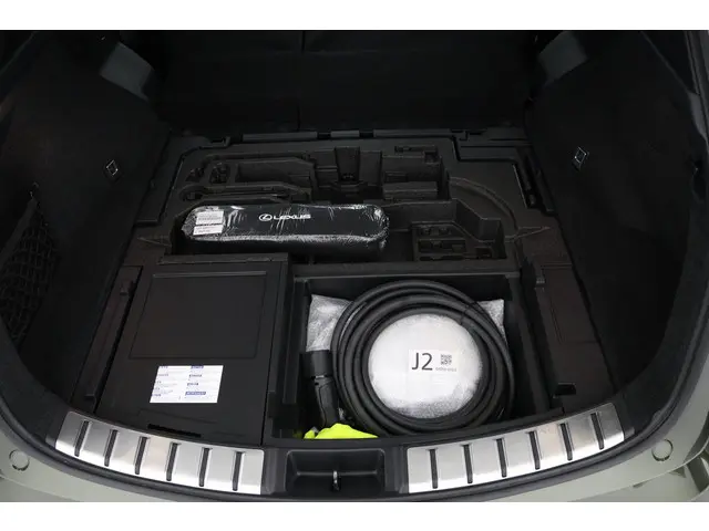 Lexus NX 450h+ AWD F SPORT Line 2022 Hybride Benzine 33