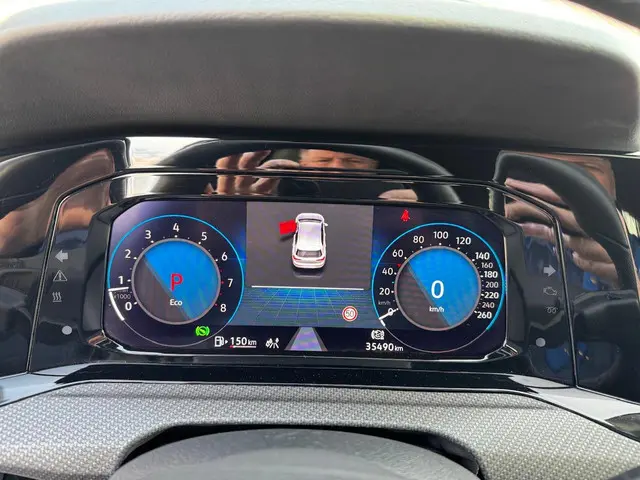 Volkswagen Golf 1.5 eTSI R-Line 2022 Benzine 24