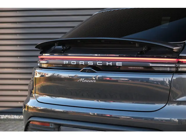 Porsche Macan 100 kWh 2025 Elektrisch 18