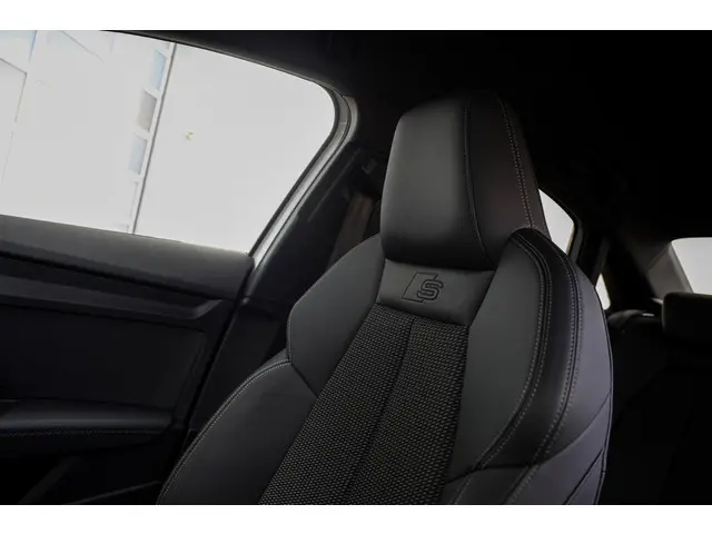 Audi A3 Limousine 35 TFSI 3x S-Line 150PK 2023 Benzine 34