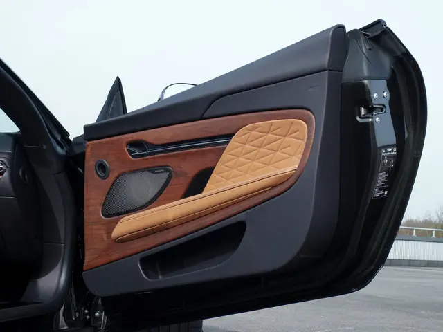 Aston Martin V8 Volante DB12 4.0 2024 Benzine 14