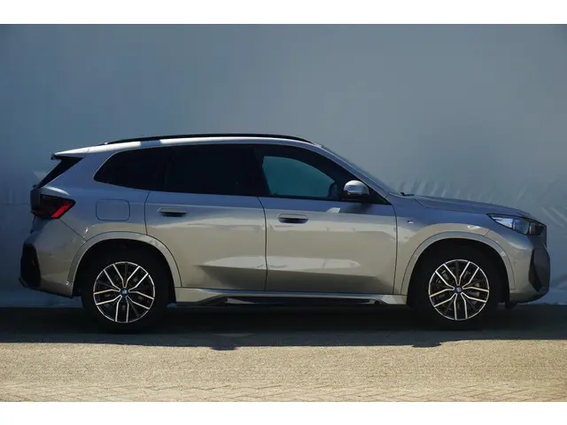 BMW X1 xDrive25e 2023 Hybride Benzine 3