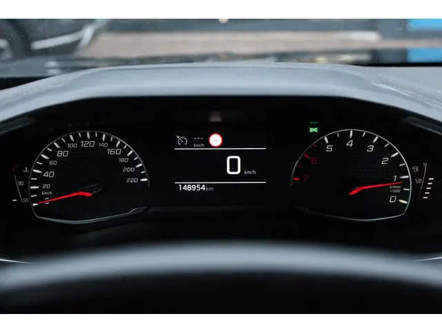 Peugeot 2008 1.5 BlueHDi Blue Lease Active 2021 Diesel 18