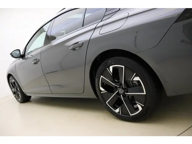 Peugeot 508 1.6 HYbrid 180 Allure 2025 Hybride Benzine 18