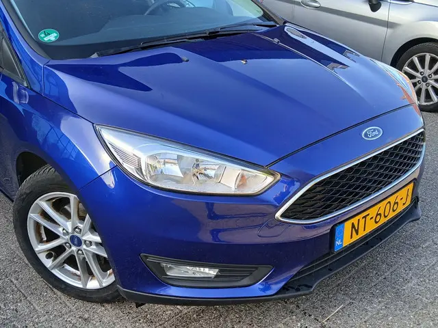 Ford Focus 1.0 Lease Edition, Start moeilijk 2017 Benzine 6