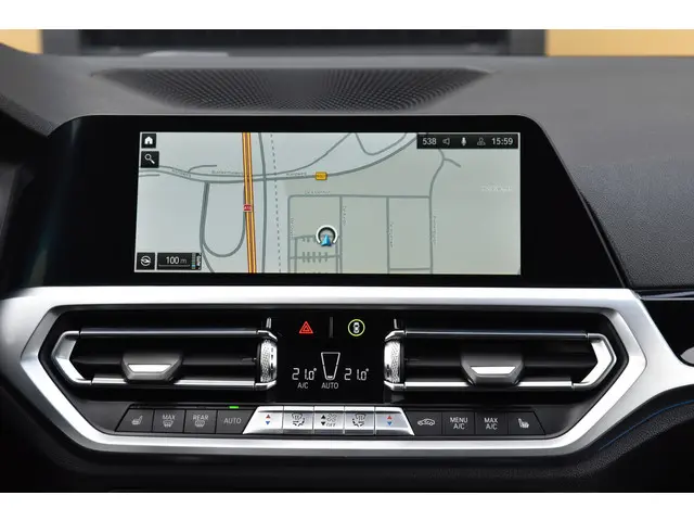 BMW 3 Serie 330e eDrive Edition 2020 Hybride Benzine 29