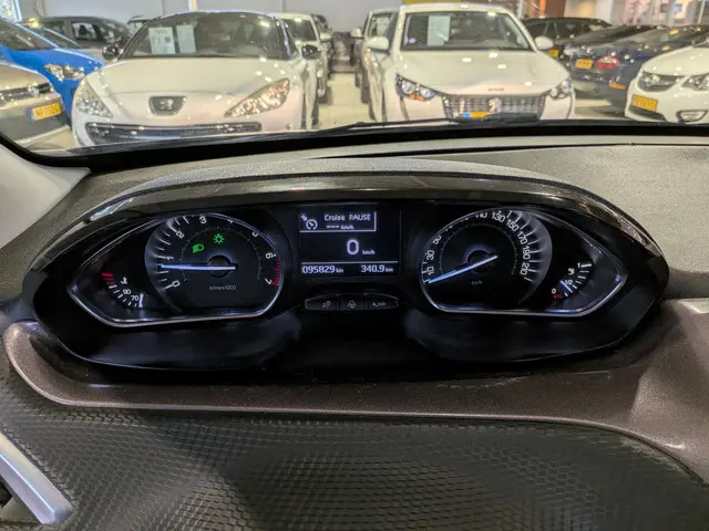 Peugeot 2008 1.2 PureTech Active 2015 Benzine 11