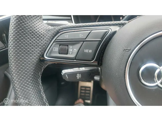Audi A4 Avant 35 TFSI S edition 2022 Benzine 23