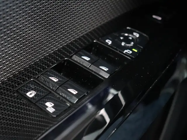 BMW 7 Serie 750e xDrive 2023 Hybride Benzine 31