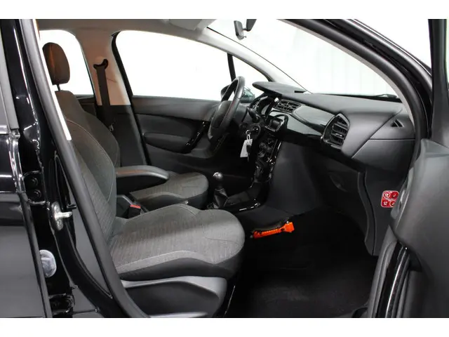 Citroën C3 1.0 PureTech Collection 2015 Benzine 17