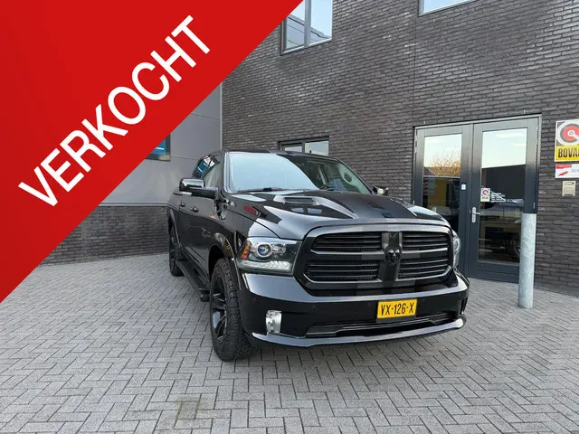 Dodge Ram 1500 5.7 V8 Quad Cab 6'4 2016 Benzine