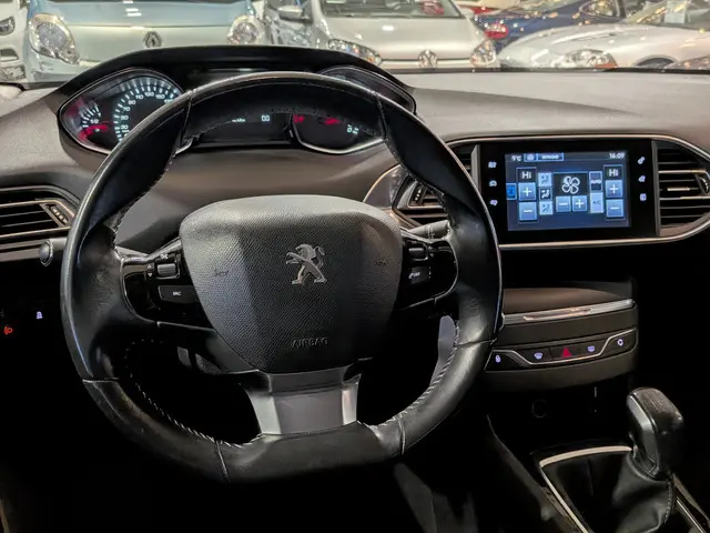 Peugeot 308 1.2 VTi Active 2014 Benzine 11