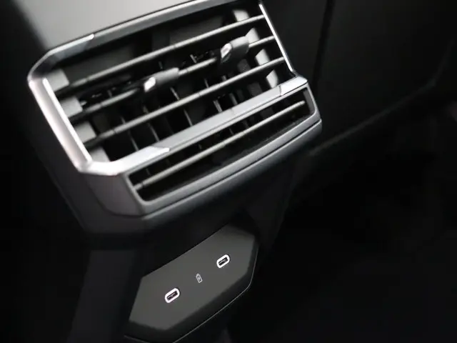 Lynk & Co 01 1.5 More 2025 Hybride Benzine 21