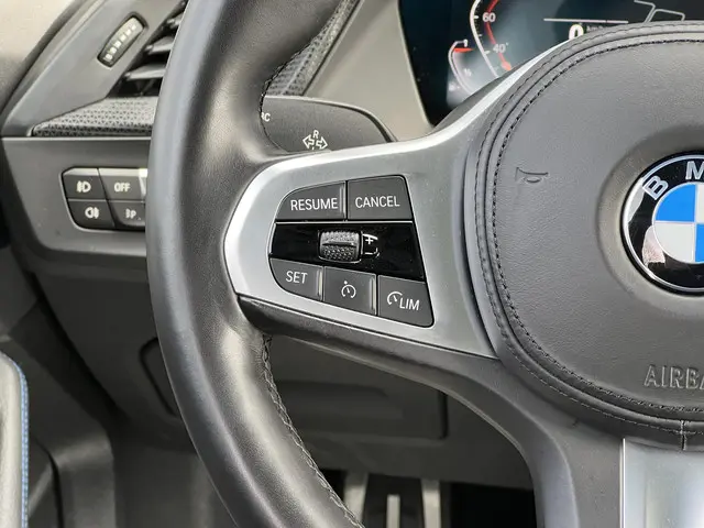 BMW 1 Serie 118i Business Edition 2021 Benzine 24