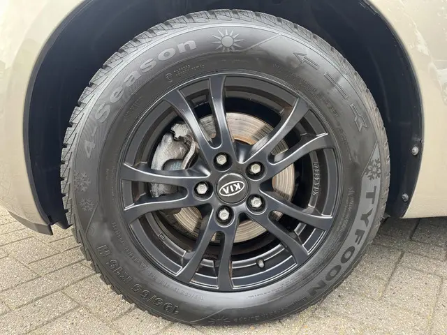 Kia Venga 1.4 CVVT Plus Pack 2012 Benzine 35