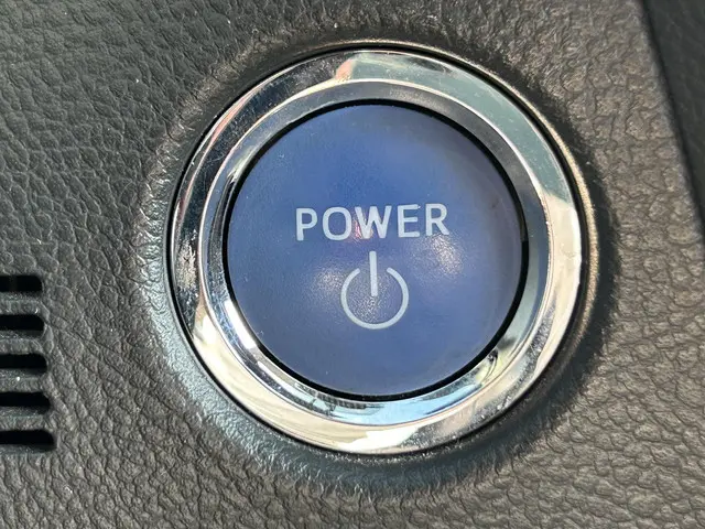 Toyota Auris 1.8 Hybrid Executive 2015 Hybride Benzine 27