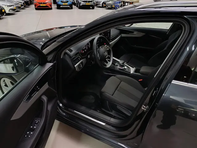 Audi A4 Avant 35 TFSI Advanced Edition 2023 Benzine 2