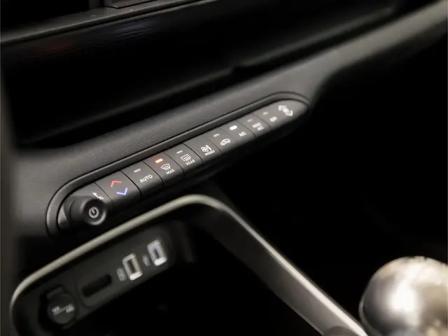 Jeep Avenger 1.2 Altitude Sport 2023 Benzine 10