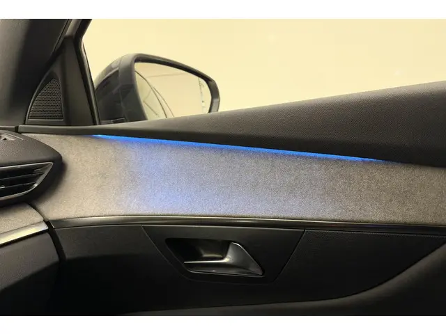 Peugeot 3008 1.2 Hybrid GT 2024 Hybride Benzine 33