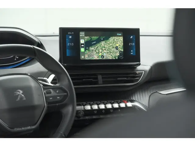 Peugeot 3008 PureTech 130 EAT8 Allure 2022 Benzine 60