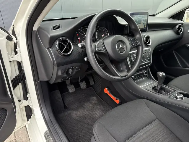 Mercedes-Benz A-Klasse 160 My First Star 2017 Benzine 6